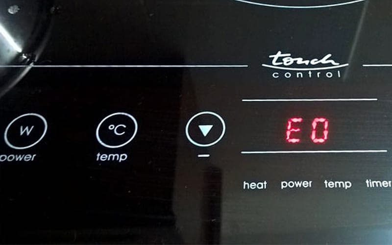 Bếp báo lỗi E0 – E9, tự khóa