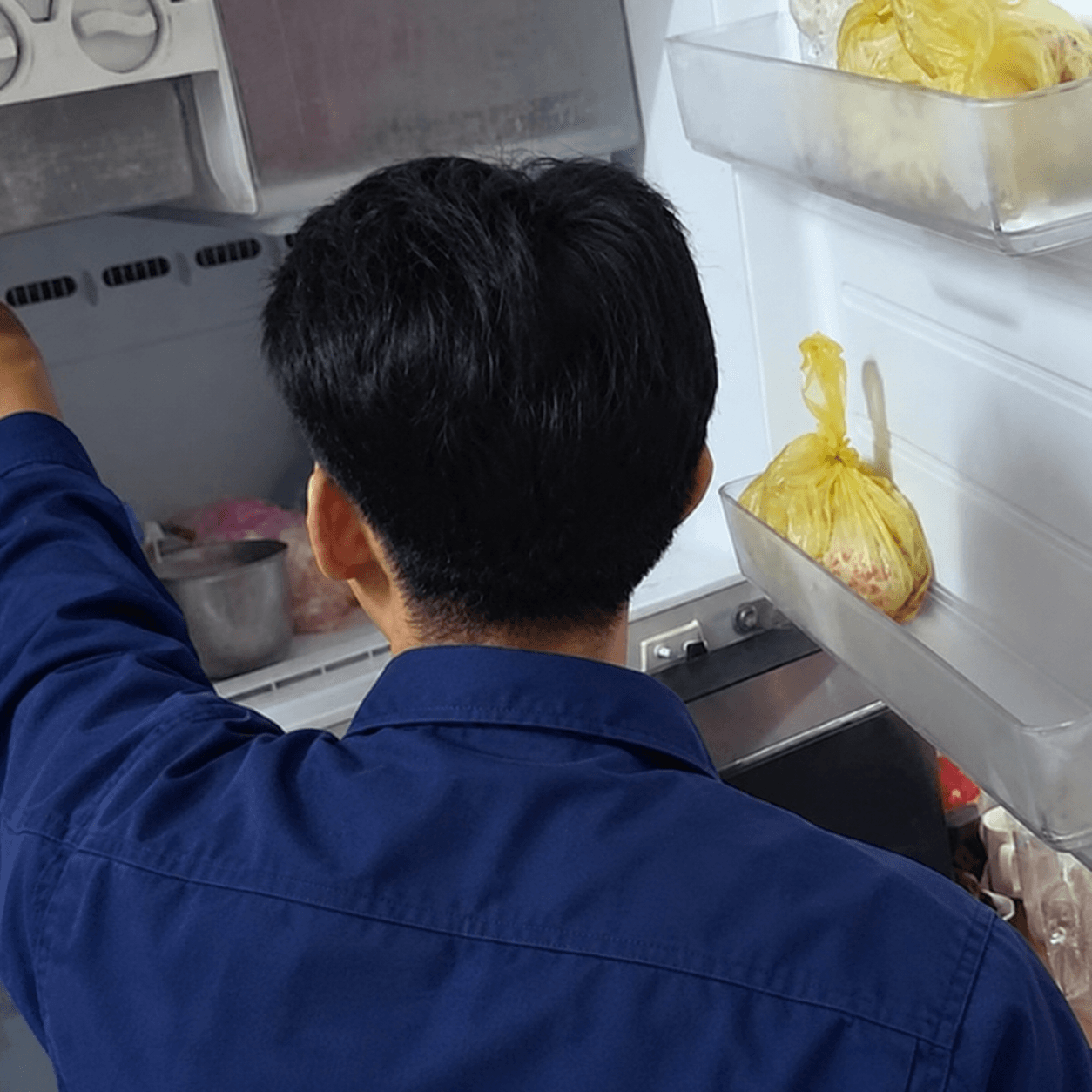 Tủ lạnh chảy nước ra sàn