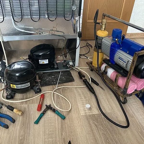 Tủ lạnh kêu to, chạy liên tục