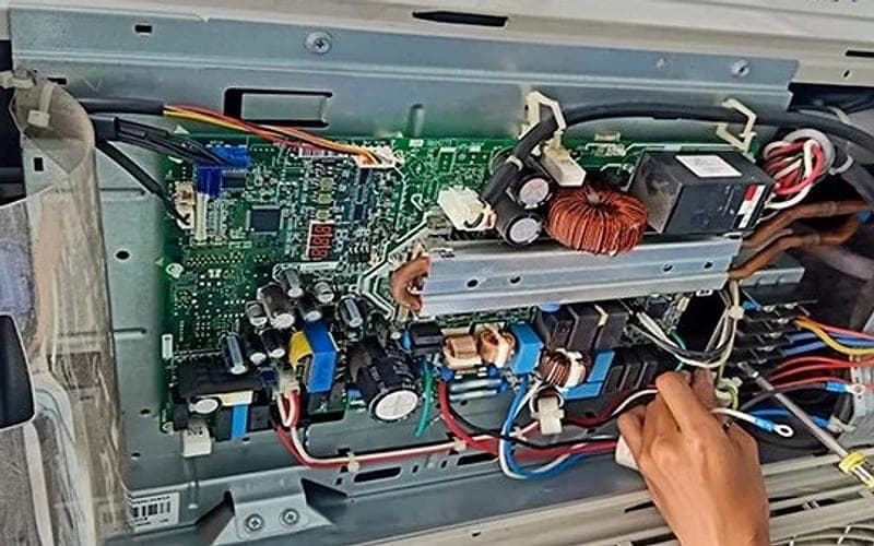 Máy tự tắt, đèn nháy báo lỗi