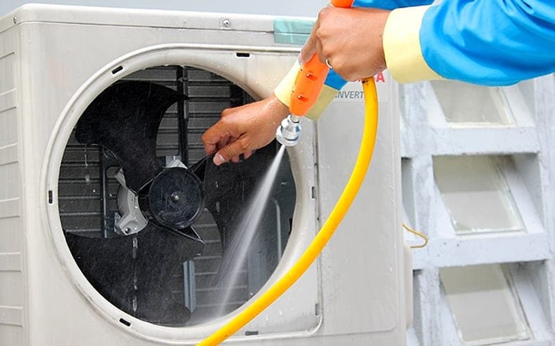 Máy lạnh kêu to, rung lắc